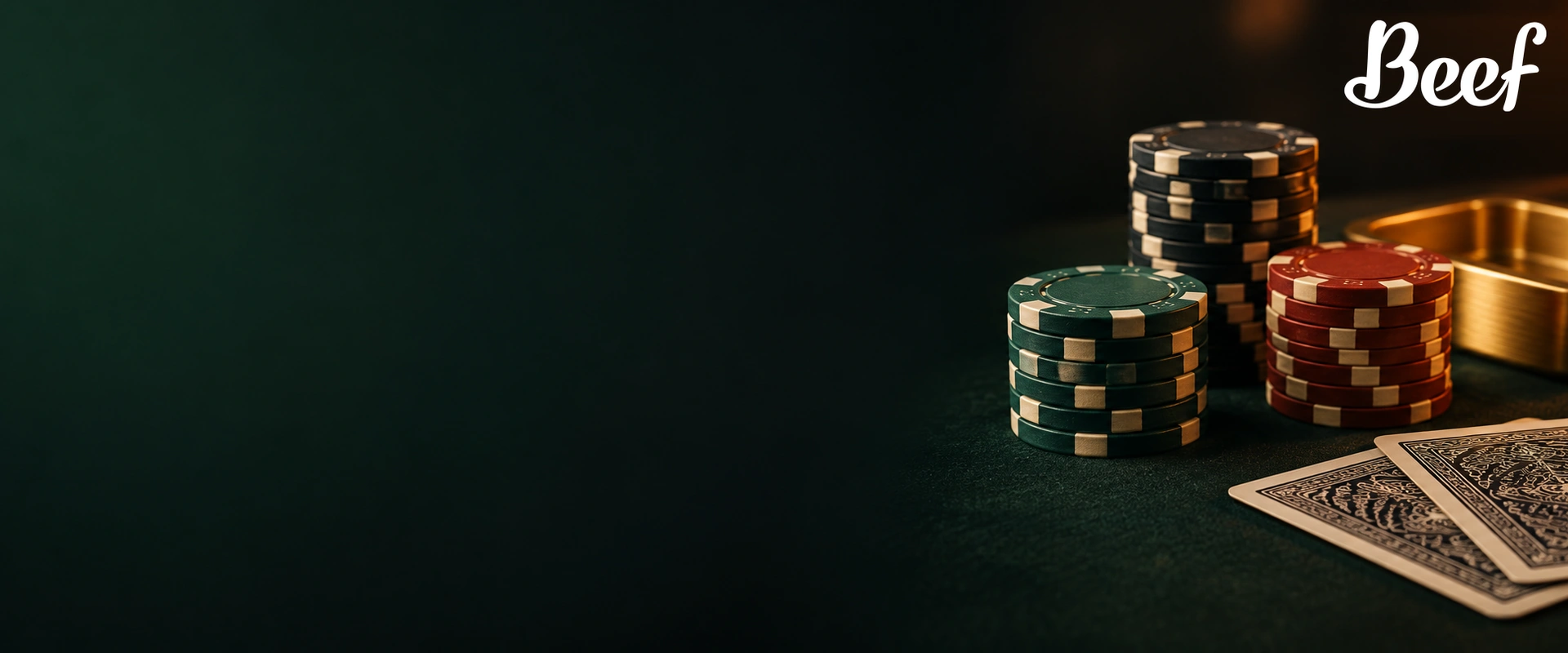 Beef-Logo mit Casino-Chips und Spielkarten rechts
